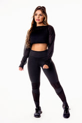 Conjunto Fitness: Cropped de Tela Dry + Calça com Detalhes em Dry