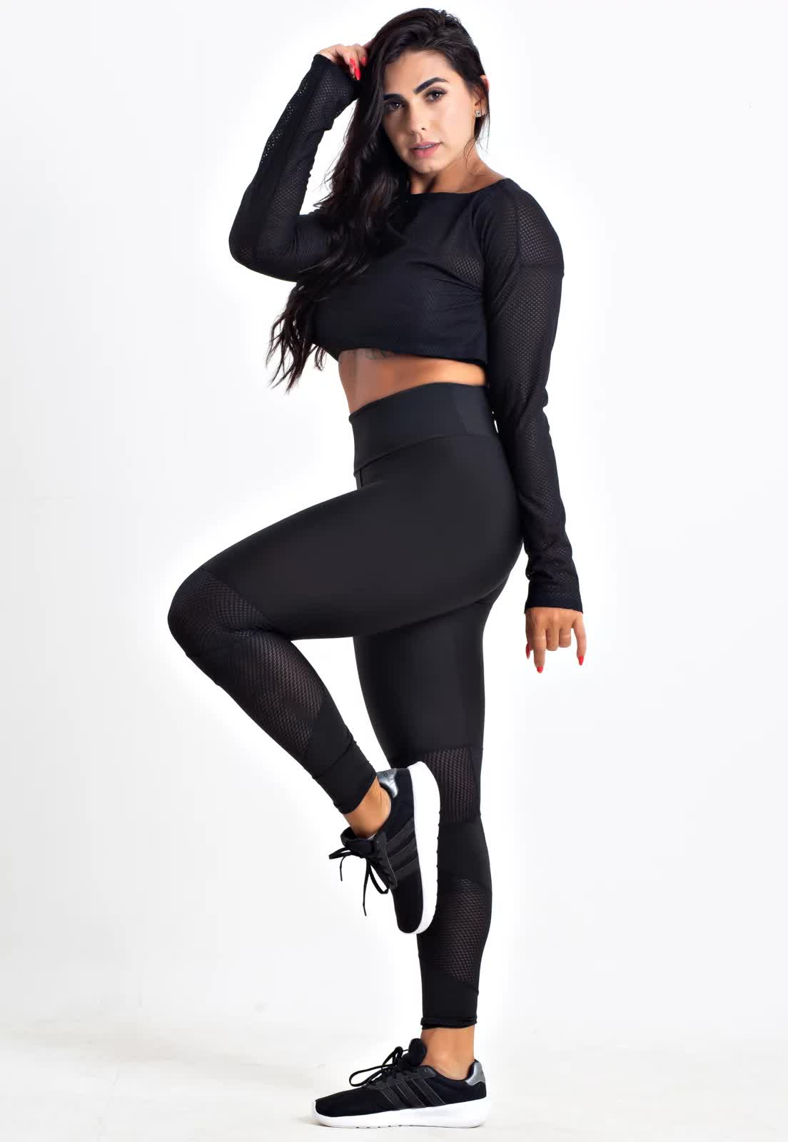 Conjunto Fitness: Cropped de Tela Dry + Calça com Detalhes em Dry